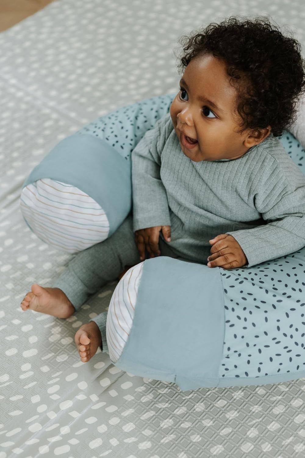 Nuby Animal Adventures Sit-Me-Up Baby Seat – Inflatable Sit & Play Floor Detachable Tray Machine Washable Suitable from 6 Months Plus, Multicolour, One Size